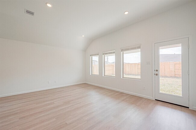 Foto del edificio - 27023 Wandering Gln Ln