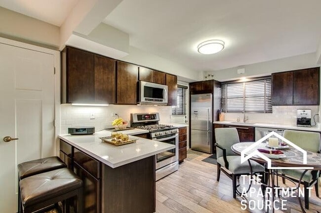 Foto del edificio - 1319 W Sherwin Ave