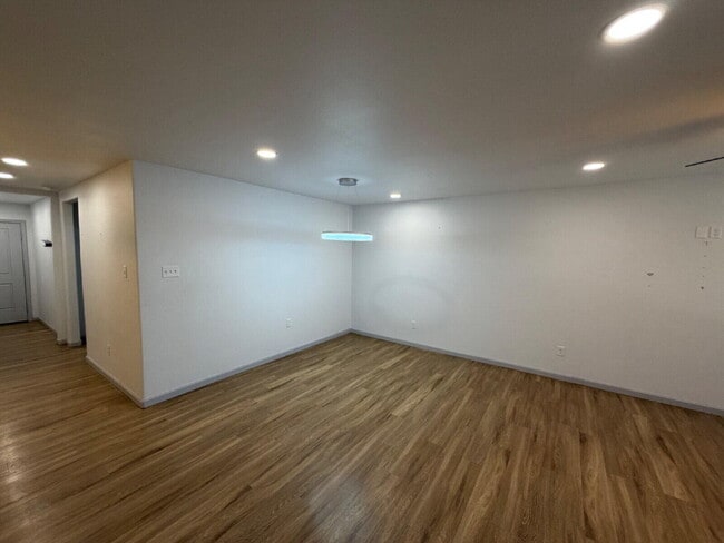 Building Photo - 1203 N Essex Ave