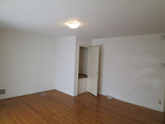 Living Room - 1958 1/2 S Beverly Glen Blvd