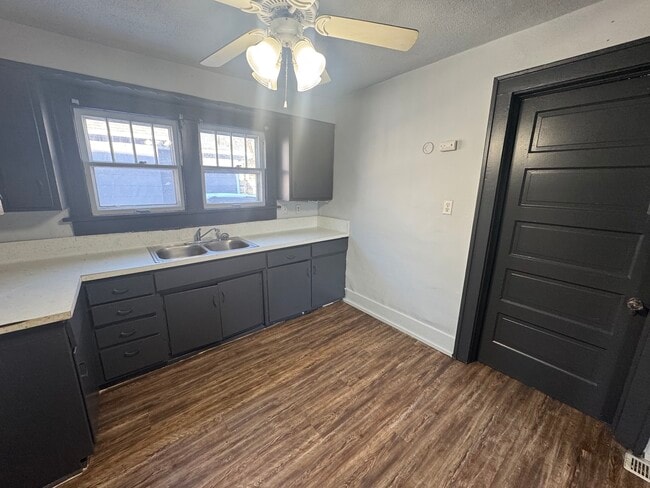 Building Photo - 1507 E Main St