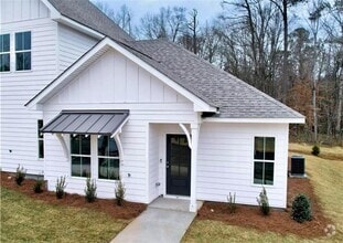Building Photo - 630 Village Dr