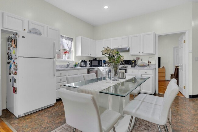 Photo - 55 Bonn Pl Townhome