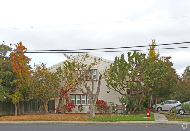 Building Photo - 1046 Wright Ave