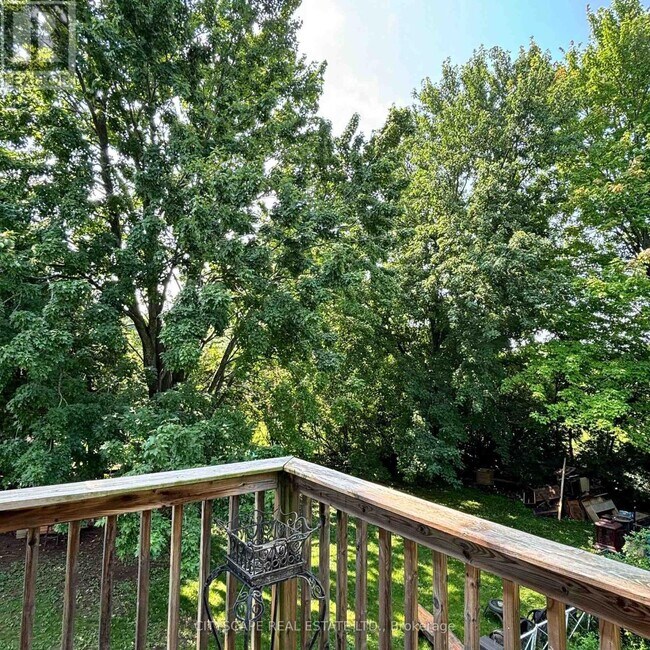 Photo du bâtiment - 16730 Mississauga Rd