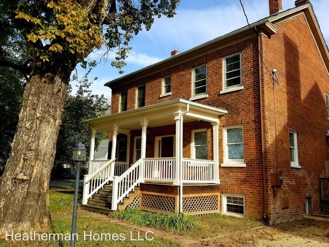 Building Photo - 4 br, 2.5 bath House - 303 King Street