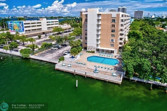 Foto del edificio - 1455 N Treasure Dr