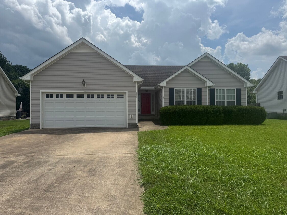 Foto principal - Beautiful Single Family Home in Clarksville!