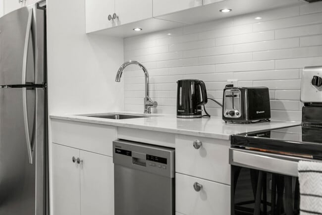 Photo du bâtiment - 2016-2011 1 Ave NE