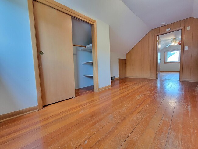 Foto del edificio - 1250-4 1/2 4 1/2 St NW