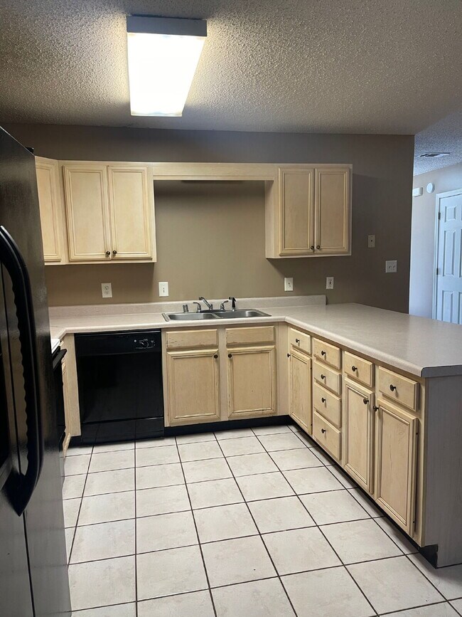 Foto del edificio - 1305 Loberg Ln