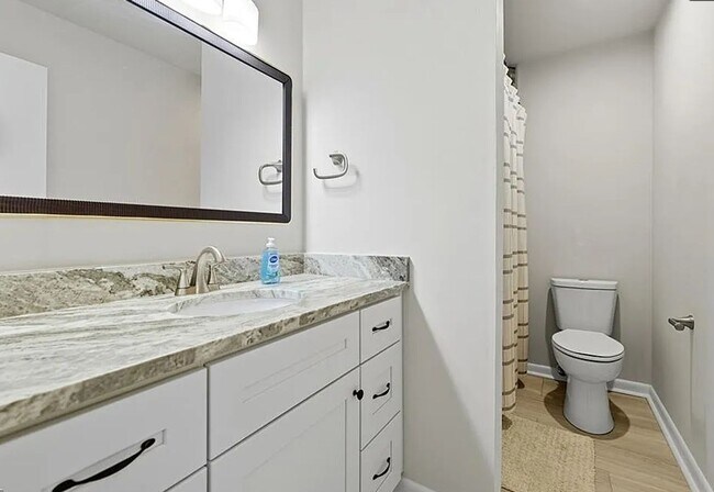 Foto del edificio - Beautifully Updated 3-Bedroom Townhouse in Virginia Beach