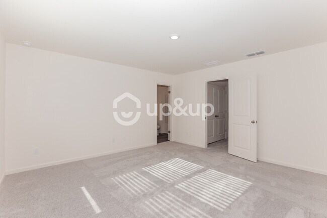 Building Photo - Fantastic 3bd/2.5ba home! Let yourself in!