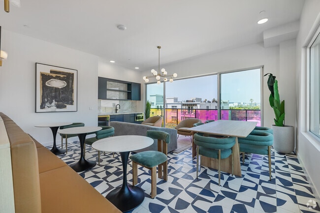 Clubhouse - Bloom Beverly Grove -Upscale Co-Living