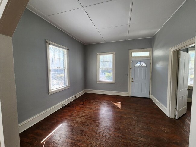 Building Photo - 312 McRae St
