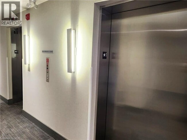 Building Photo - 479 Charlton Ave E