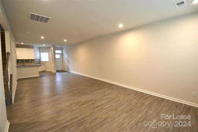 Foto del edificio - 1200 Harkey Creek Dr