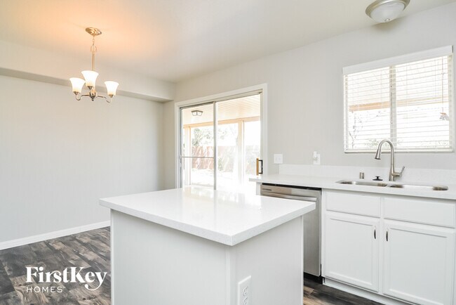 Building Photo - 1070 Harpy Eagle Ave