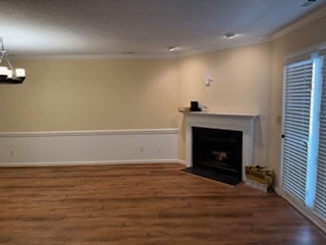 Building Photo - 3205 Coachman's Way