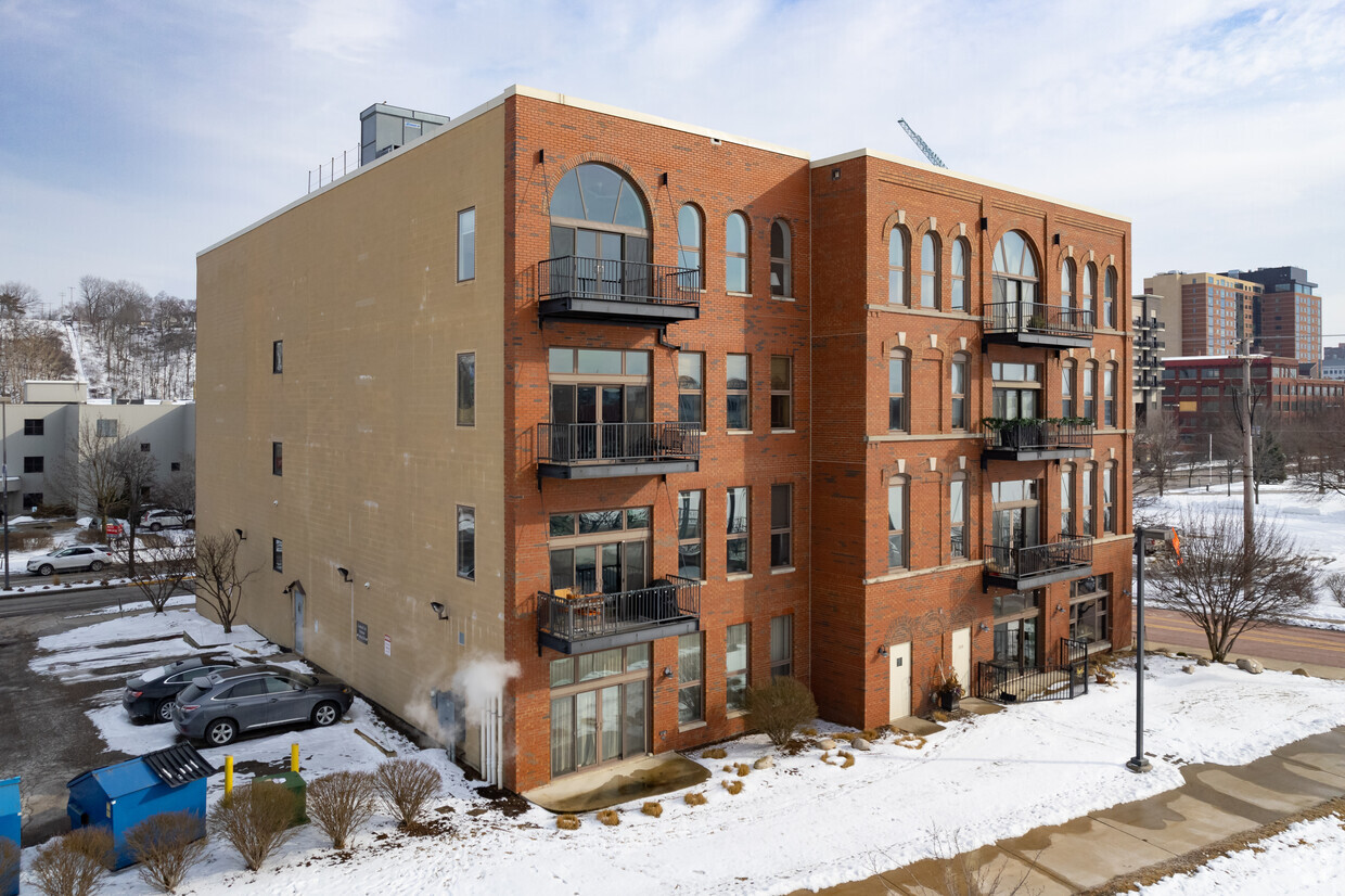 Building Photo - Landmark Lofts