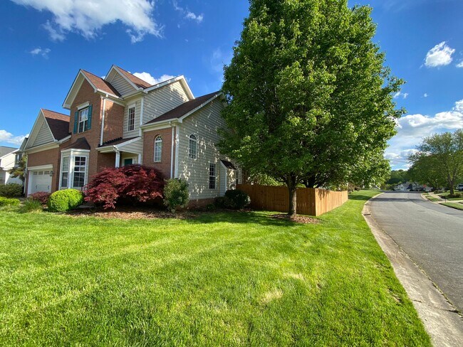 Photo - 100 Mark Twain Ct House