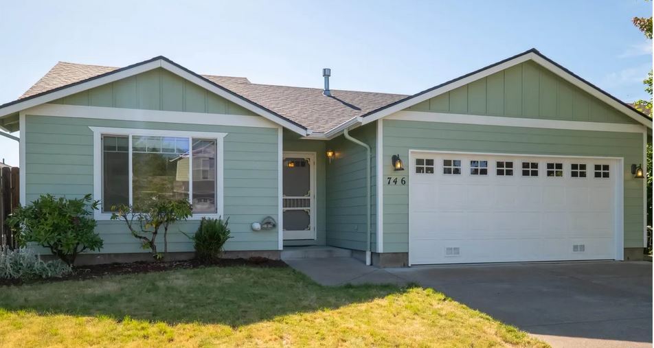 Foto principal - 746 Desert Pine St NW