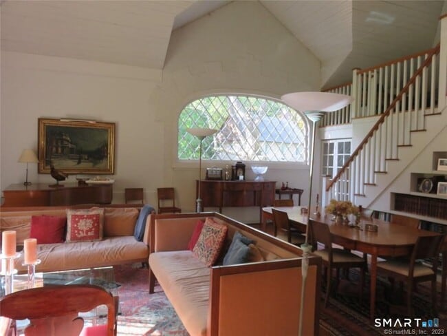 Building Photo - 261 Taconic Rd