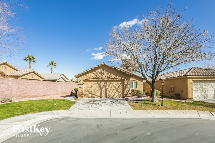 Foto principal - 5636 Great Eagle Ct