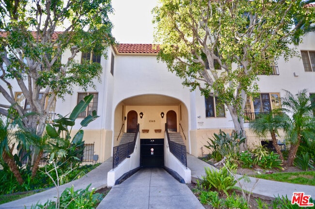 Foto del edificio - 1345 Hayworth Ave