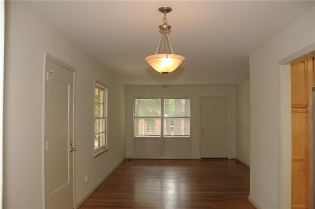 Foto del edificio - 3174 Vine Cir