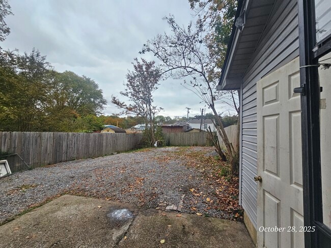 Foto del edificio - 4820 Gillespie Dr