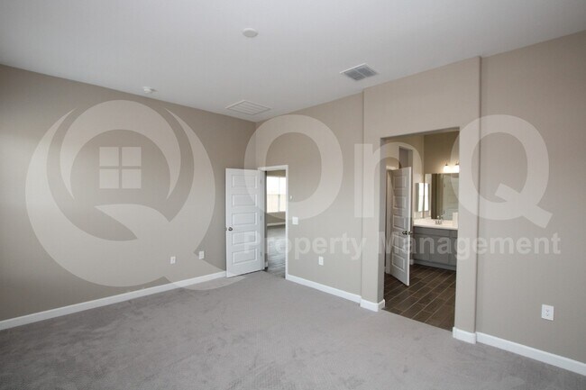 Foto del edificio - 40774 W Sunland Dr