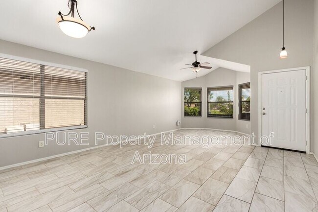 Building Photo - 9438 E Plana Ave