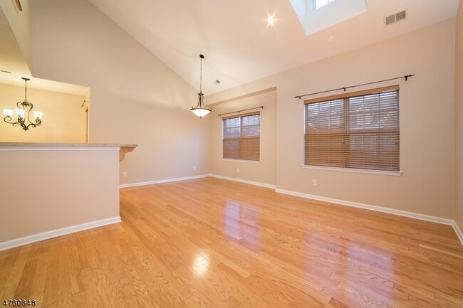 Building Photo - 36 Taft Ln