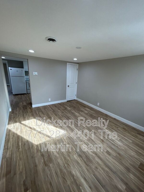 Building Photo - 245 Linden St