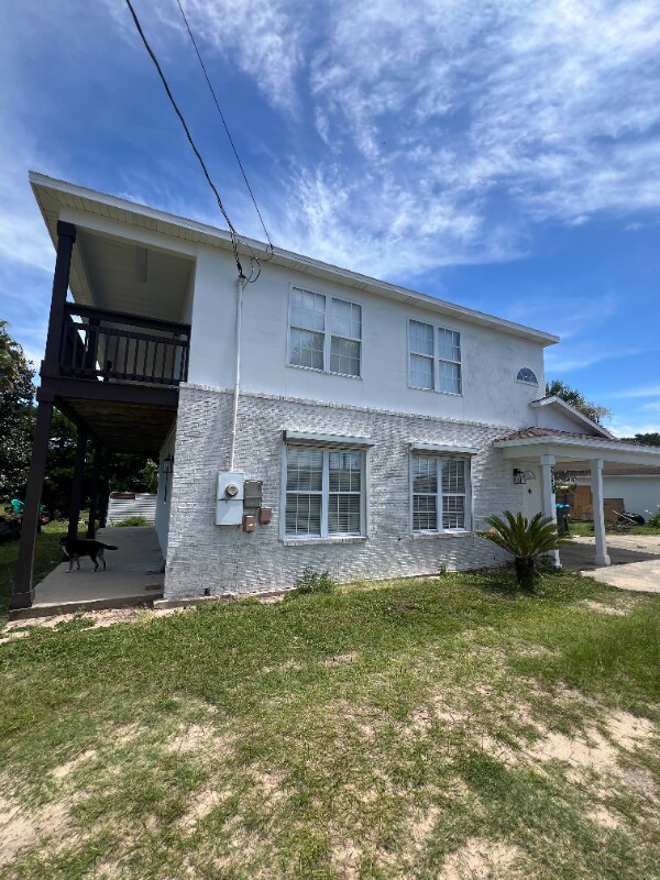 Primary Photo - 22630 Lakeview Dr