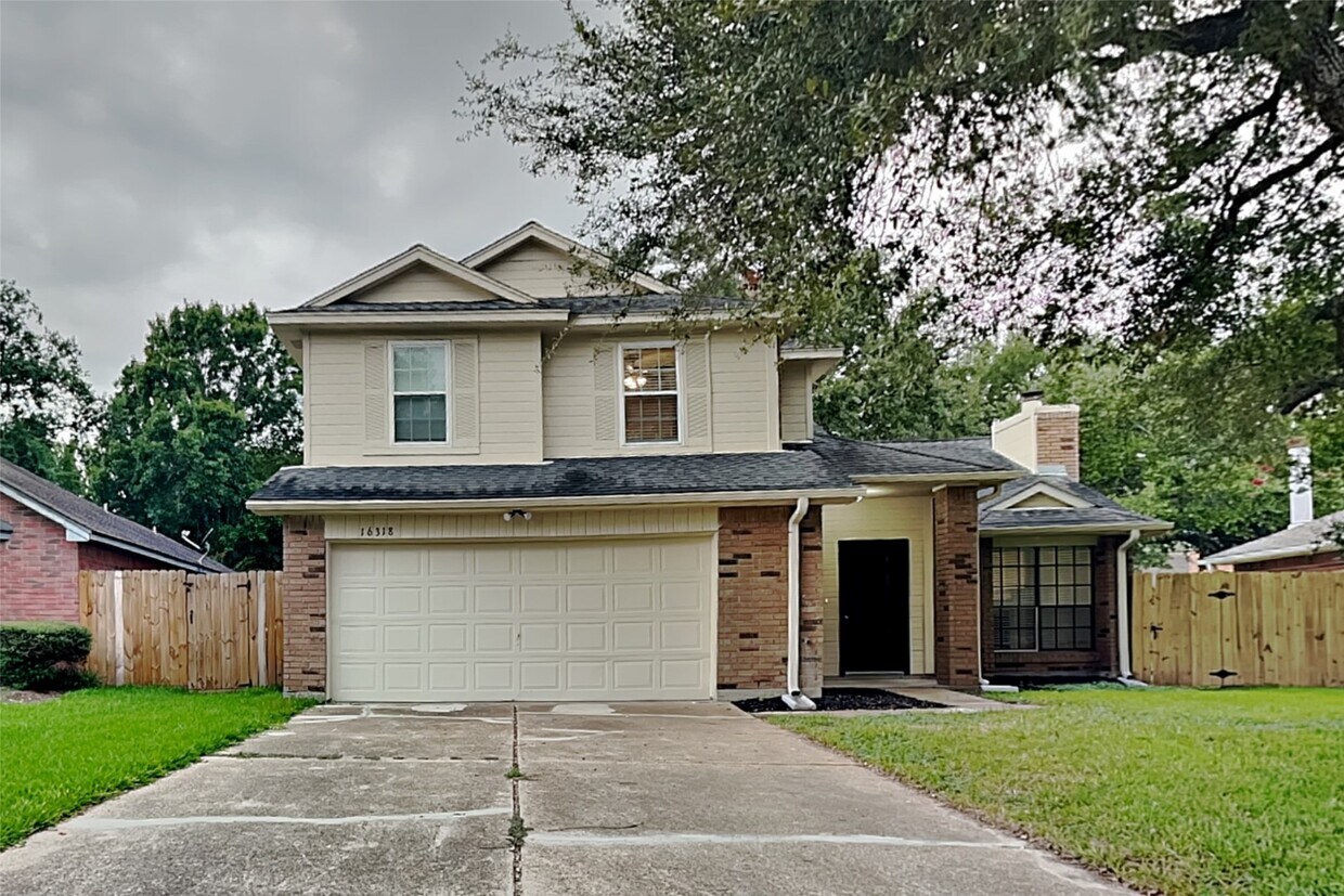 Foto principal - 16318 Elmwood Point Ln