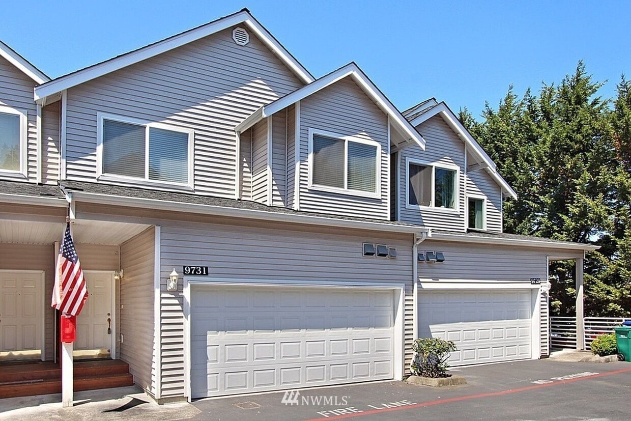Foto principal - 9731 26th Ave SW