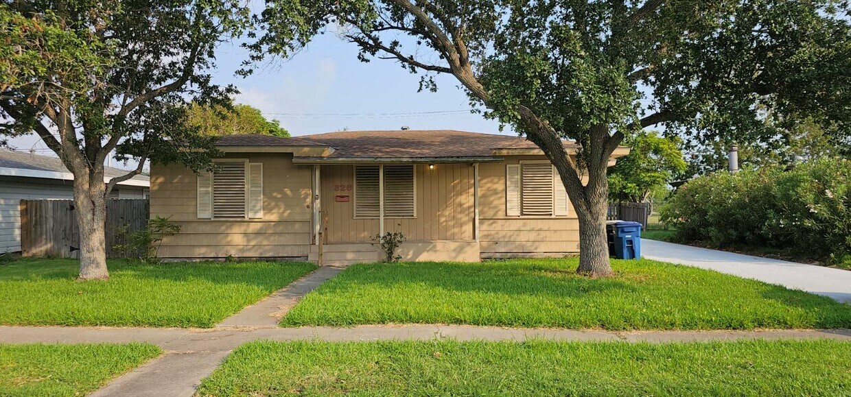 Primary Photo - 326 Aberdeen Ave