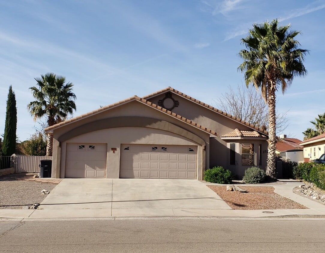 Golf Course Neighborhood House Rental in Alamogordo, NM