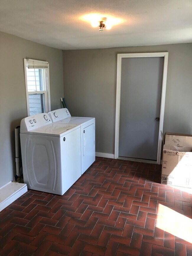Foto del edificio - Updated 2 Bed 1 Bath single family home