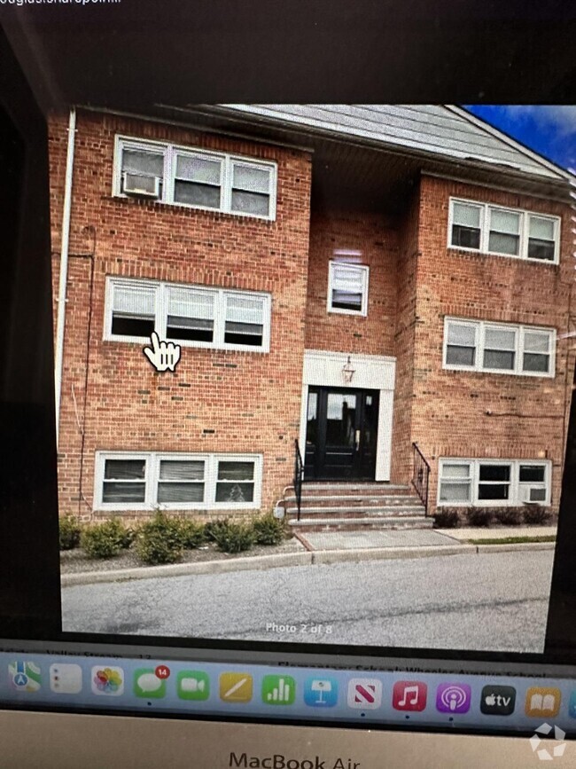 Building Photo - 464 N Corona Ave