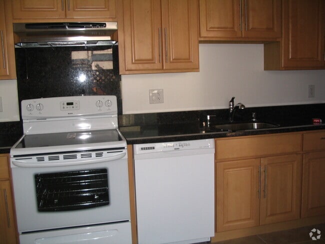 Building Photo - 4425 Blackford Ave