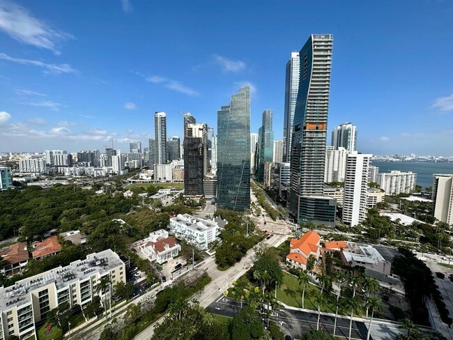 Foto del edificio - 1581 Brickell Ave