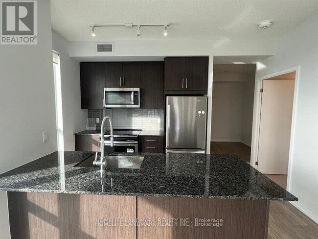 Building Photo - 4055-4055 Parkside Village Dr