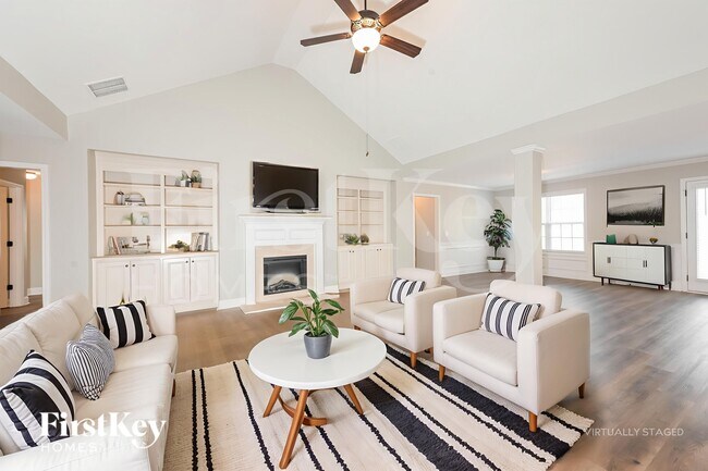 Building Photo - 1921 Roxey Ln