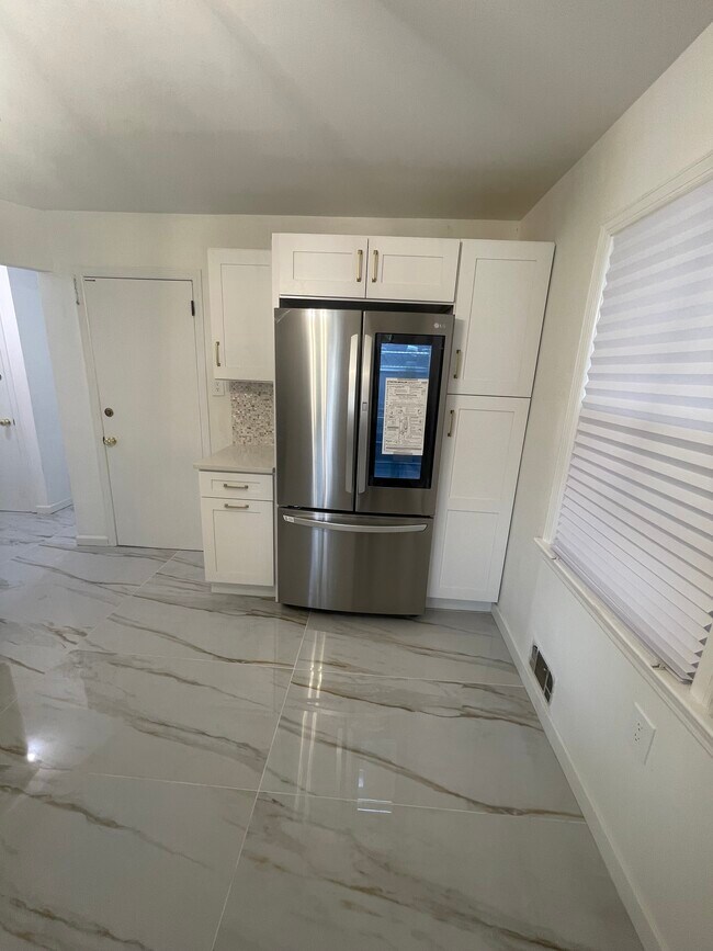 Foto del edificio - 737 Linden Ave