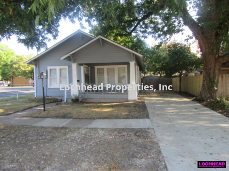 105 E College St, Terrell, TX 75160 House Rental in Terrell, TX