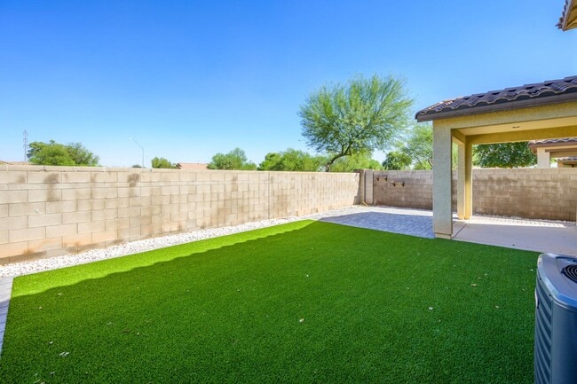 Foto del edificio - 40262 W Molly Ln
