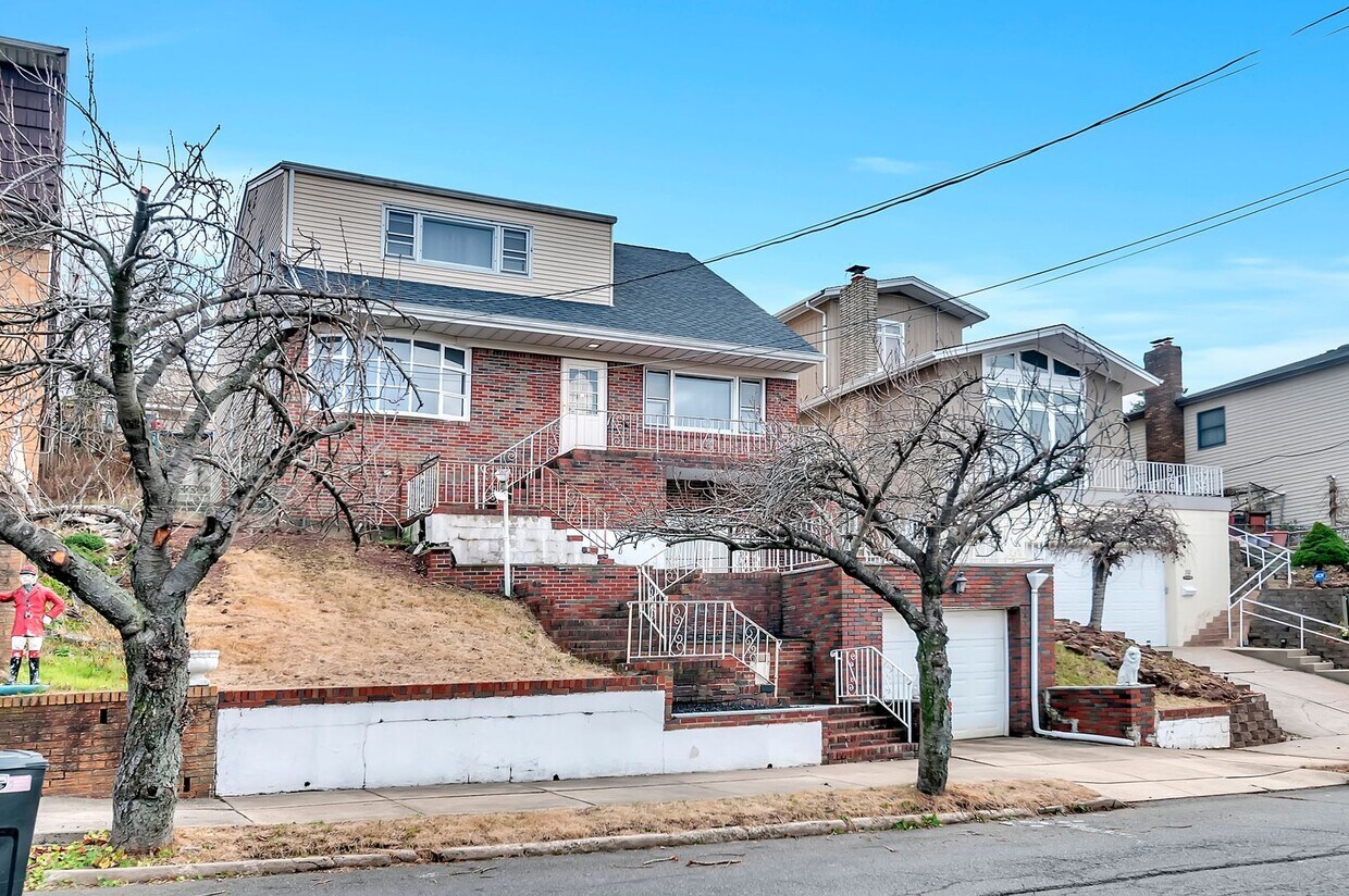 12 Park Ave, Kearny, NJ 07032 House Rental in Kearny, NJ